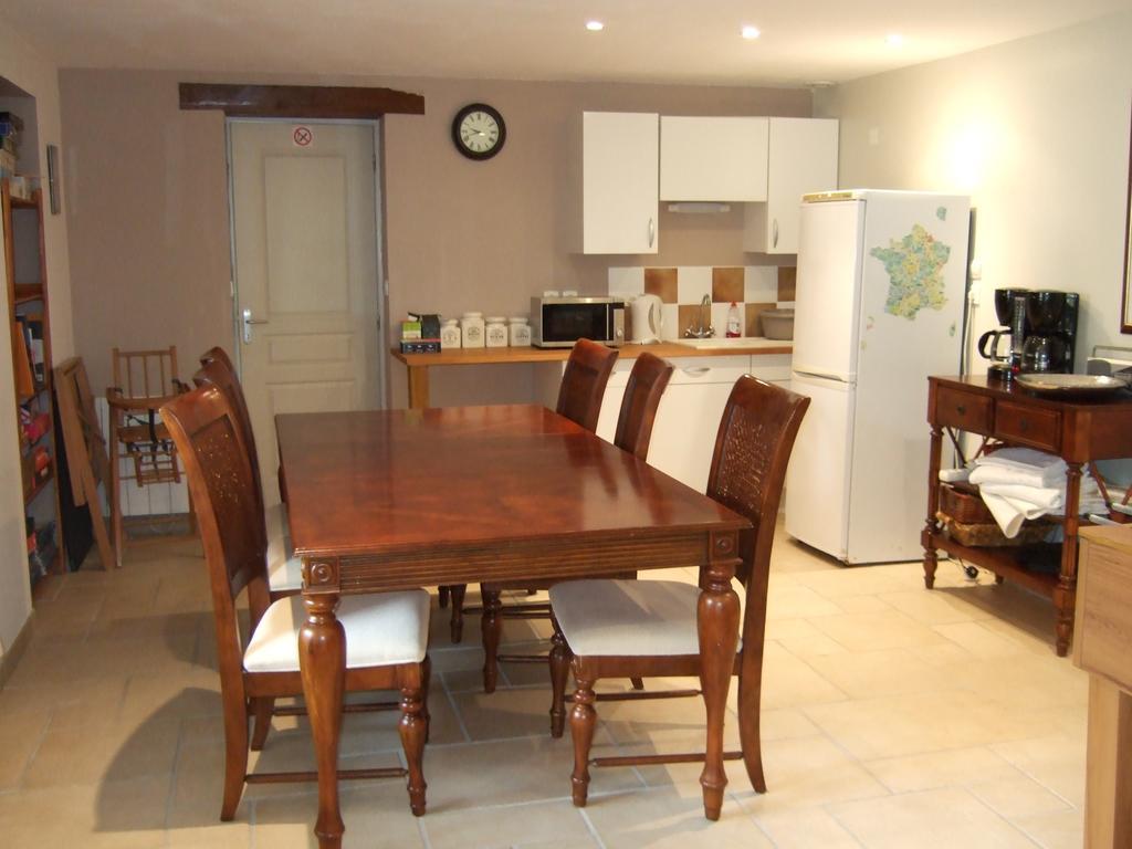 Les Escargots Bed & Breakfast Vauchrétien Екстериор снимка
